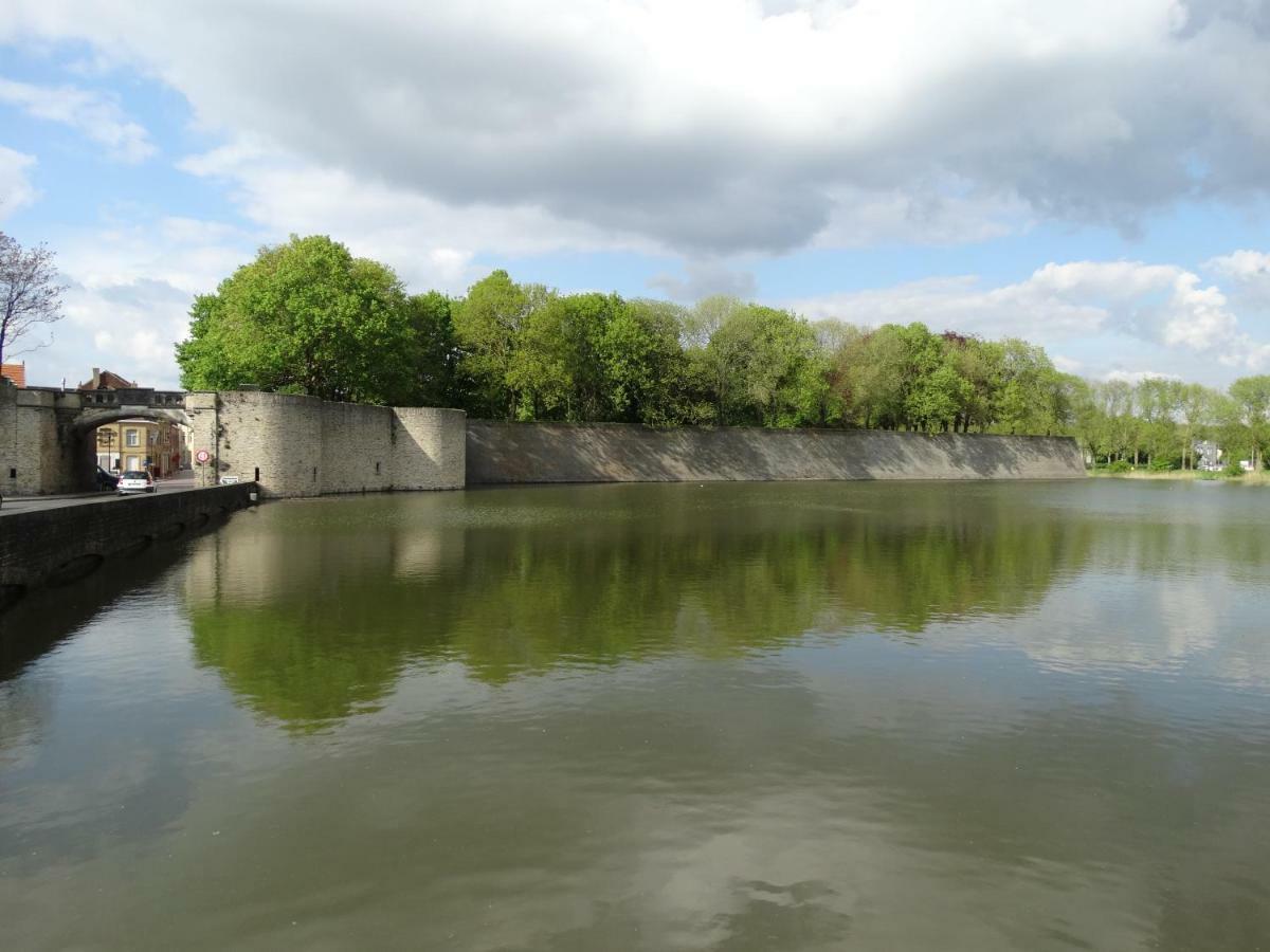 Aan De Vestingrand Villa Ieper Luaran gambar